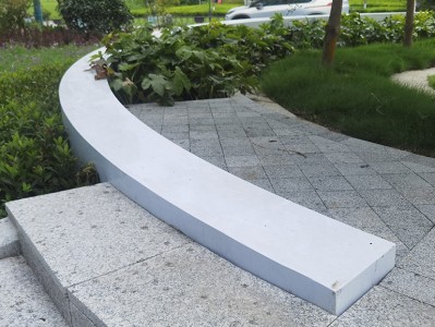 玻璃钢树池格栅：现代城市绿化的理想选择