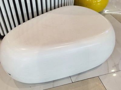 帮我写一篇关于玻璃钢模具制作视频讲解的700个字中文原创的文章，并突出绿环玻璃钢，并在文章前面配上一个标题，标题前面加上“标题”两字