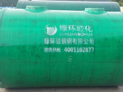 化粪池清理车多少钱一车？选择绿环玻璃钢化粪池清理车的优势