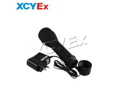 帮我写一篇关于led防爆手电筒厂家的700个字中文原创的文章，并在文章前面配上一个标题，标题前面加上“标题”两字