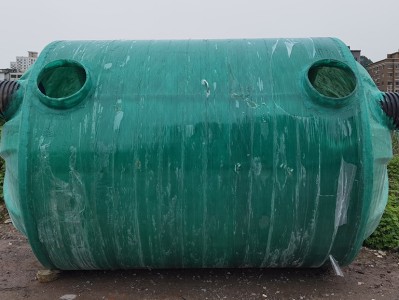 帮我写一篇关于乐清玻璃钢化粪池的700个字中文原创的文章，并突出绿环玻璃钢，并在文章前面配上一个标题帮我写一篇关于导电滑环生产厂家的700个字中文原创的文章，并突出霍达电气，并在文章前面配上一个标题