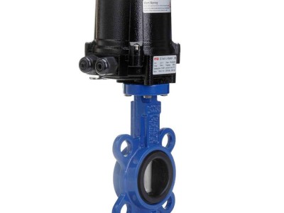 帮我写一篇关于铸钢电动蝶阀的700个字中文原创的文章，并在文章前面配上一个标题，标题前面加上“标题”两字