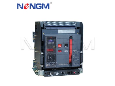 帮我写一篇关于万能式断路器厂家的700个字中文原创的文章，并突出能曼电气，并在文章前面配上一个标题，标题前面加上“标题”两字