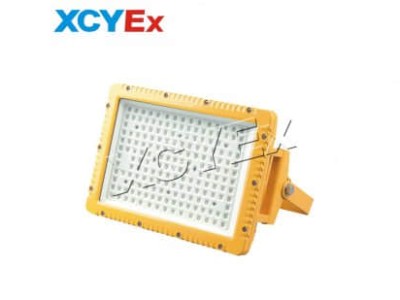 帮我写一篇关于led防爆泛光灯的700个字中文原创的文章，并在文章前面配上一个标题，标题前面加上“标题”两字