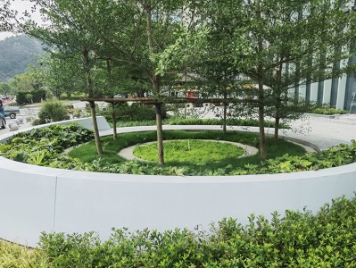 玻璃钢树池座椅：城市绿化与休闲功能的完美融合